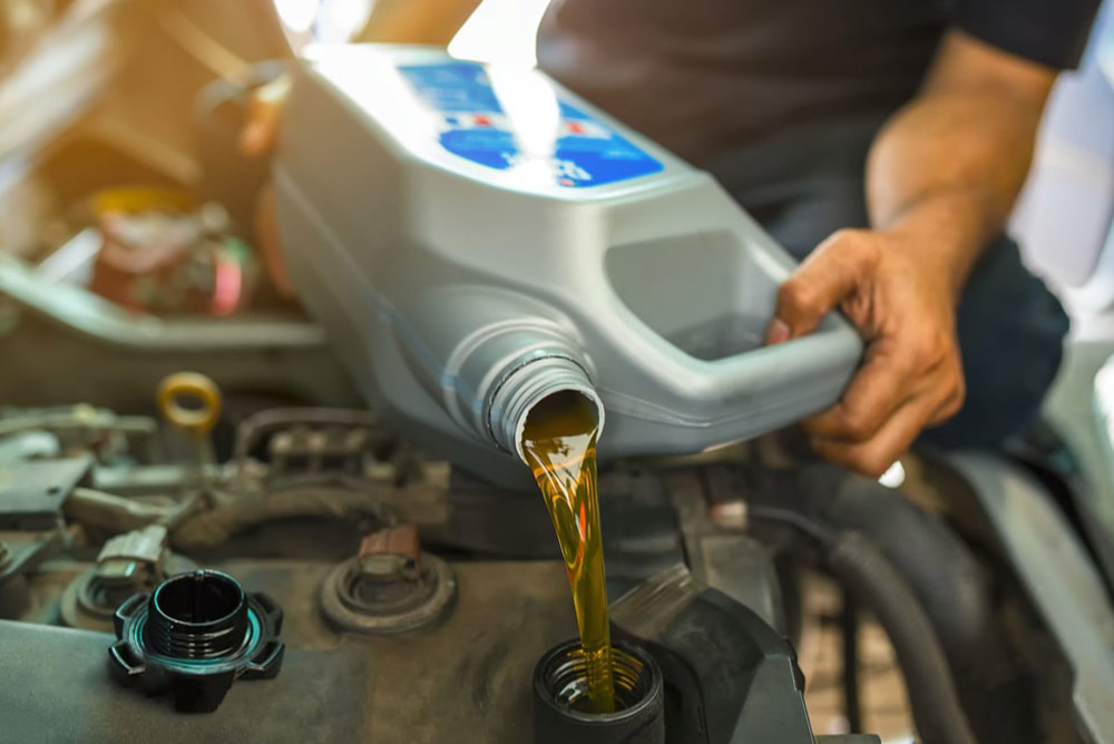 Home how often you should your semi truck oil.jpg